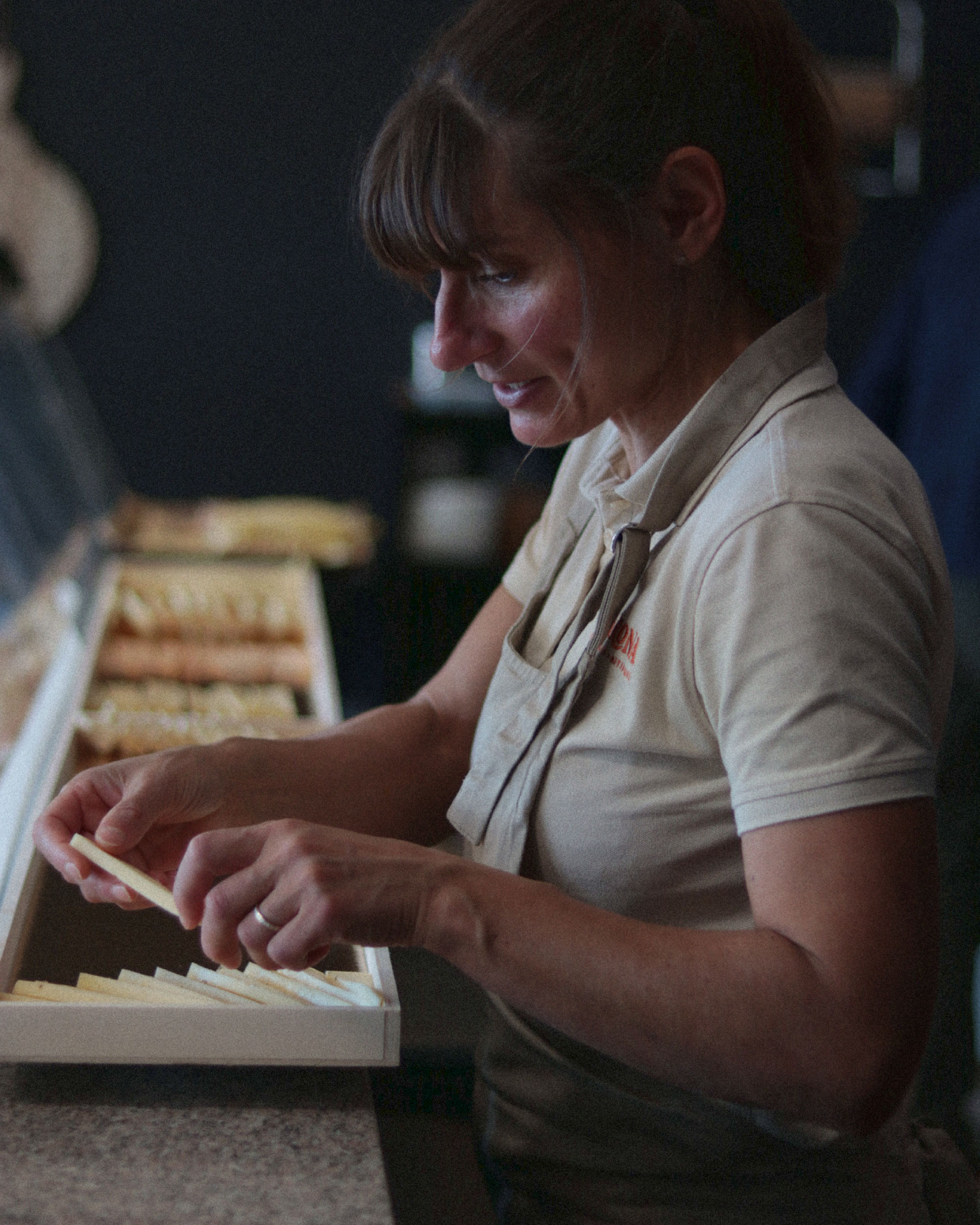 Tablier avec le logo de la fromagerie Garona